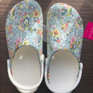NWT Vera Bradley x Crocs salt water blue size 9
